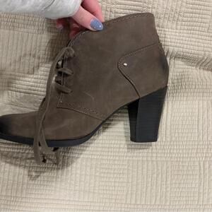 Clarks Artisan Alpine Melt Nubuck Leather Ankle Boots